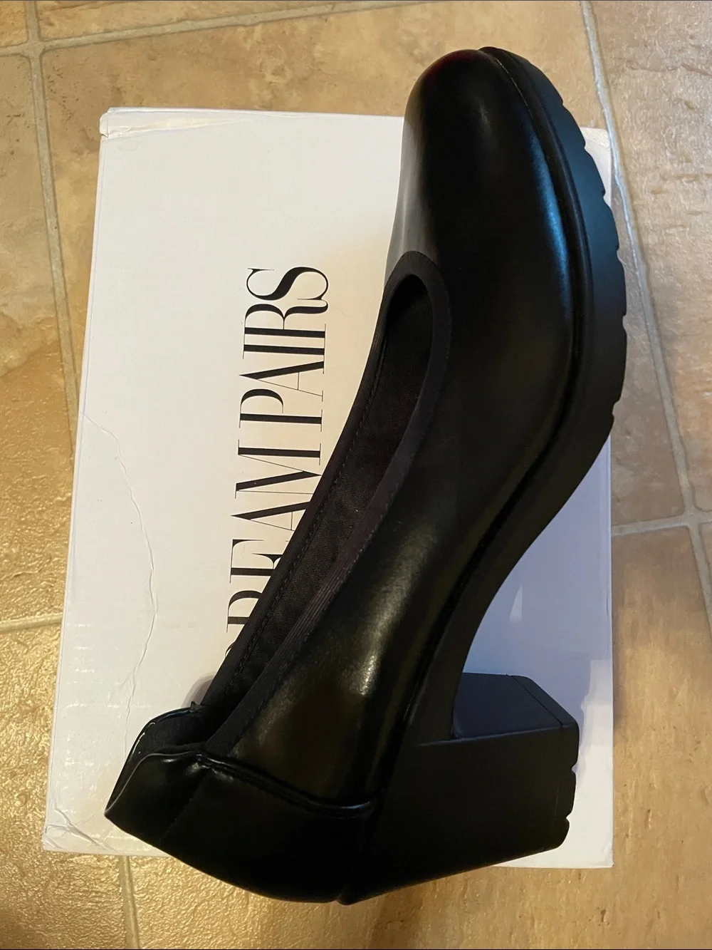 Dream Pairs Black Rounded-Toe Flats